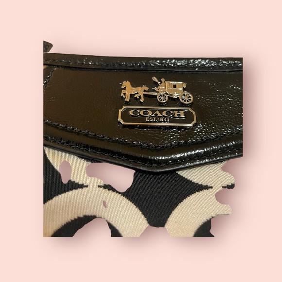 Coach White and Black Wristlet‎ - Picture 3 of 5